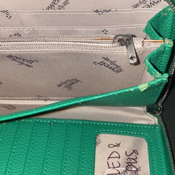 Thirty-one Jewell Trojan Green Purse with matching wallet.  Excellent condition - Picture 3 of 3